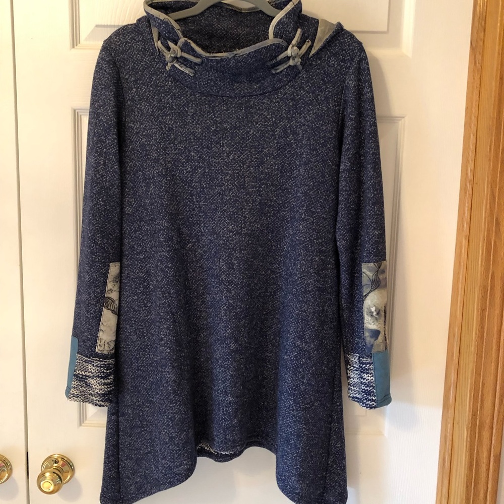 Pullover with hood
